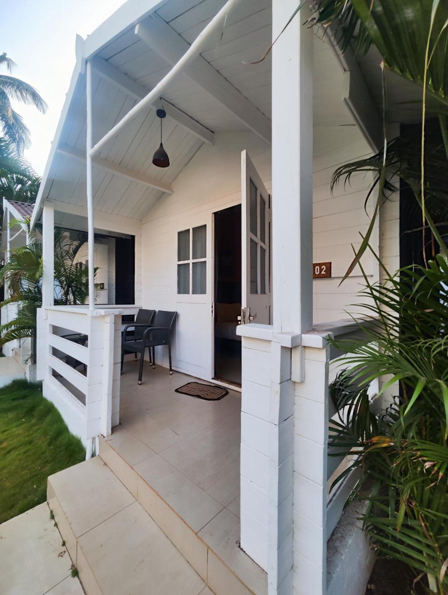 Seabliss Cottages Morjim Exterior foto